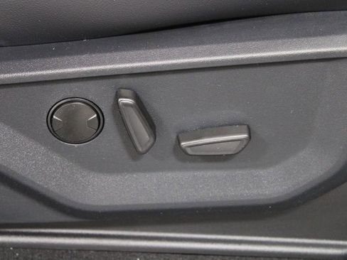 New 2026 Ford F250 Lariat w/ Black Appearance Package image 28