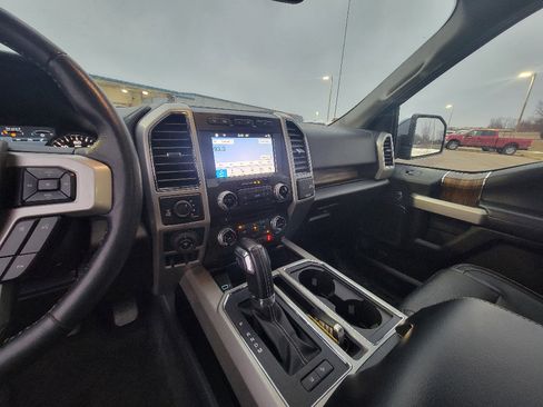 Used 2018 Ford F150 Lariat w/ Equipment Group 502A Luxury image 17