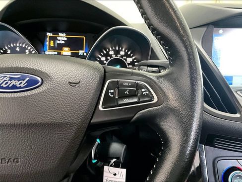 Used 2018 Ford Escape SE w/ SE Sport Appearance Package FWD image 12