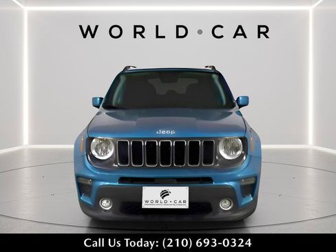 Used 2019 Jeep Renegade Latitude image 2