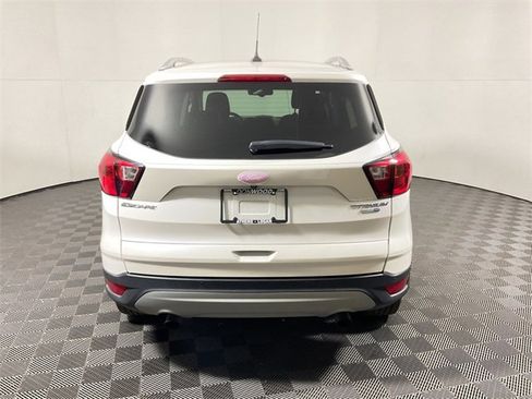 Used 2019 Ford Escape Titanium image 12