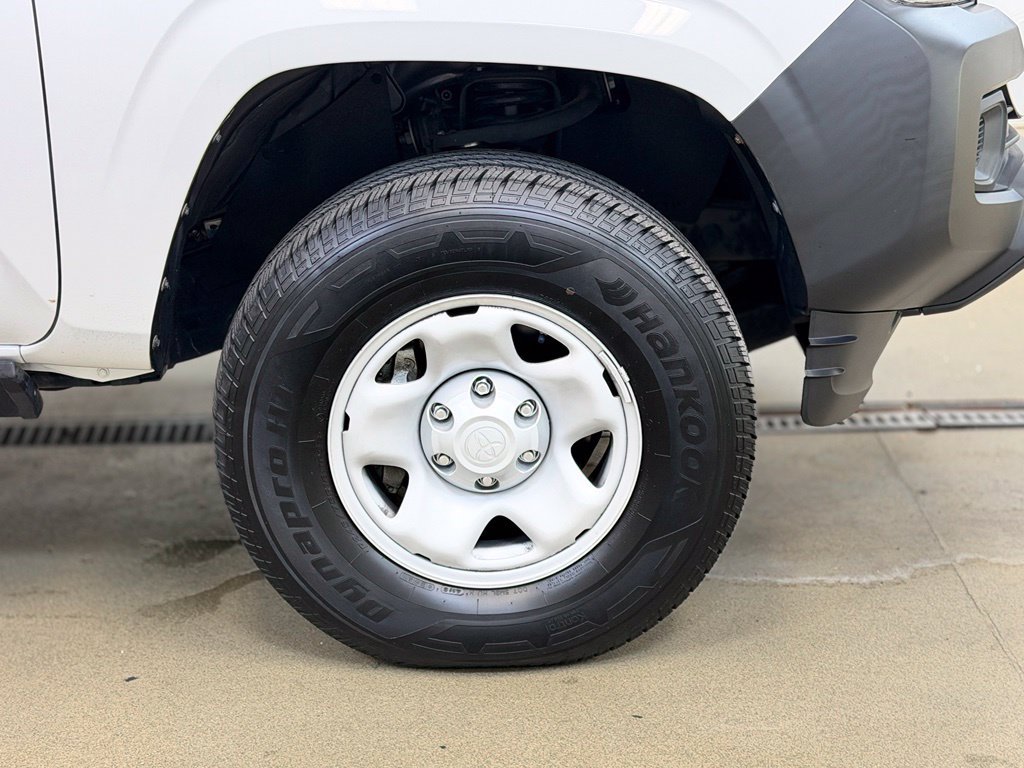Used 2020 Toyota Tacoma SR AWD/4WD image 4