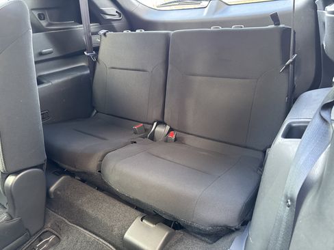 Used 2022 Mitsubishi Outlander ES image 11