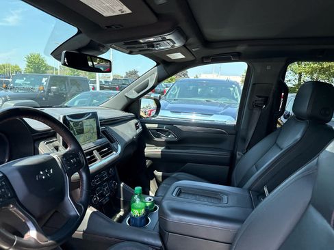 Used 2023 Chevrolet Suburban RST w/ Luxury Package AWD/4WD image 10