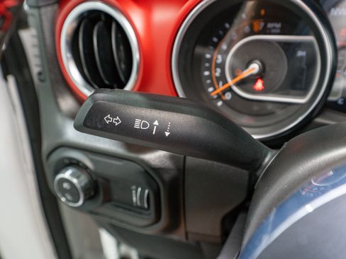 Used 2023 Jeep Gladiator Rubicon w/ Cold Weather Group image 30