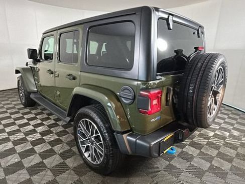 Used 2023 Jeep Wrangler Unlimited Sahara w/ Cold Weather Group AWD/4WD image 4