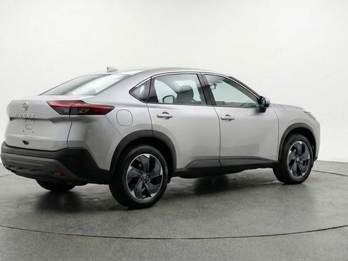 Used 2025 Nissan Rogue SV AWD/4WD image 9