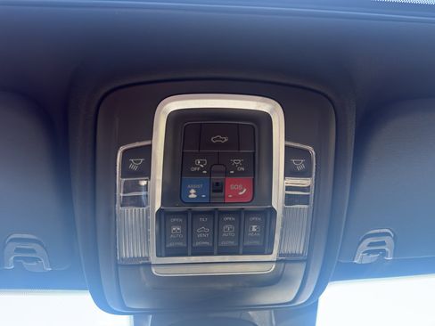 Used 2023 RAM 1500 Laramie AWD/4WD image 23