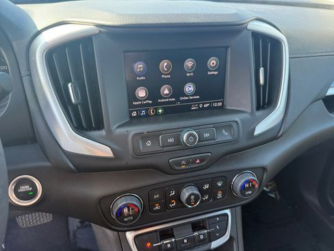 Used 2024 GMC Terrain SLE w/ Driver Convenience Package image 12