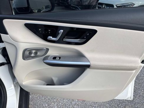 Used 2023 Mercedes-Benz GLC 300 image 14