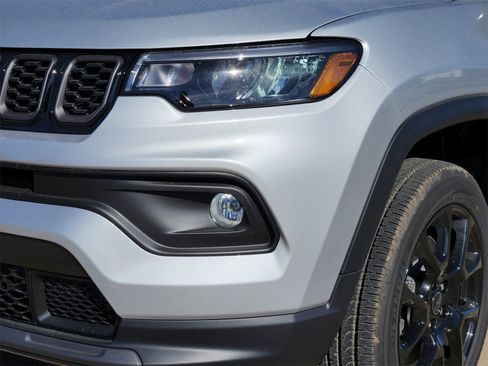 New 2026 Jeep Compass Latitude image 8