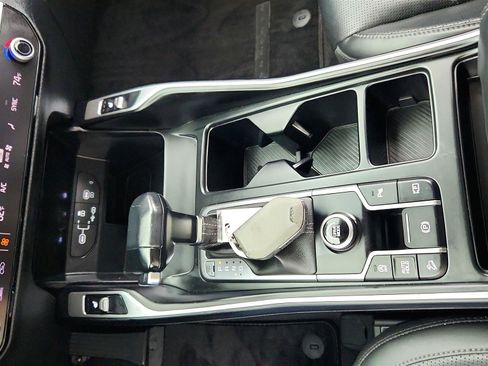 Used 2024 Kia Sorento S FWD image 31