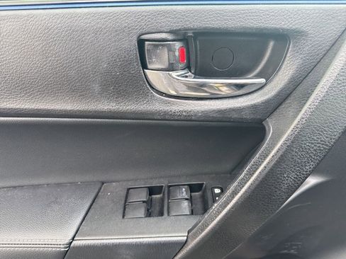 Used 2017 Toyota Corolla SE FWD image 10
