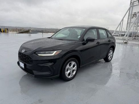 Certified 2023 Honda HR-V LX image 3