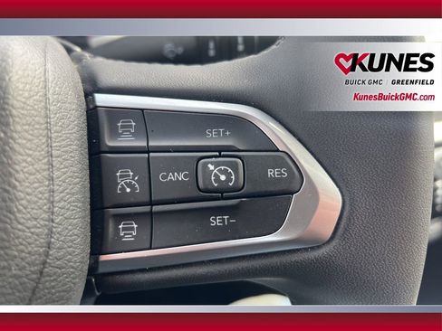 Used 2025 Jeep Compass Limited image 23