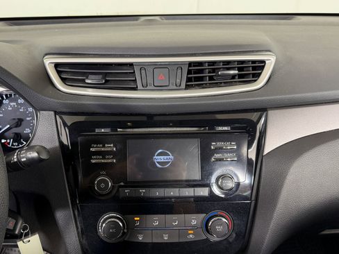 Used 2016 Nissan Rogue S image 12