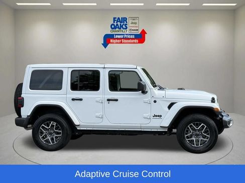Used 2025 Jeep Wrangler Unlimited Sahara AWD/4WD image 6