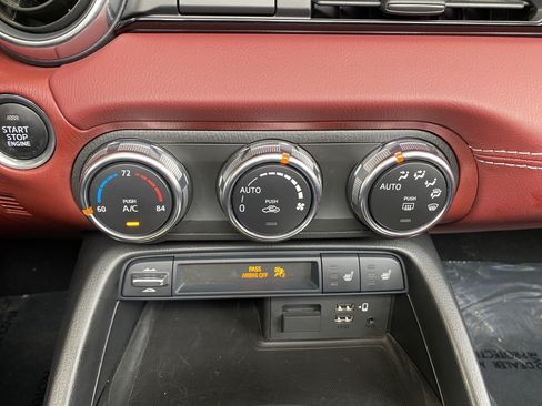Used 2020 MAZDA MX-5 Miata RF Grand Touring RWD image 29