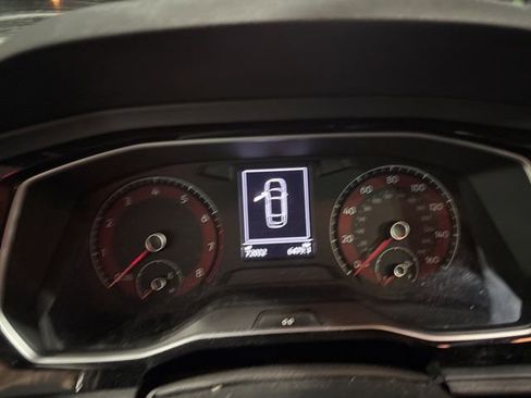 Used 2020 Volkswagen Jetta SE w/ SE Cold Weather Package image 4