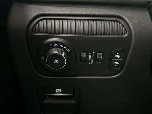 Used 2024 Jeep Grand Wagoneer Series III image 27