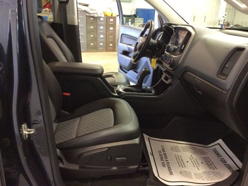 Used 2018 Chevrolet Colorado Z71 w/ Centennial Edition image 28