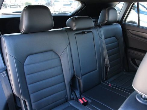 Certified 2025 Volkswagen Atlas Cross Sport SEL R-Line image 34