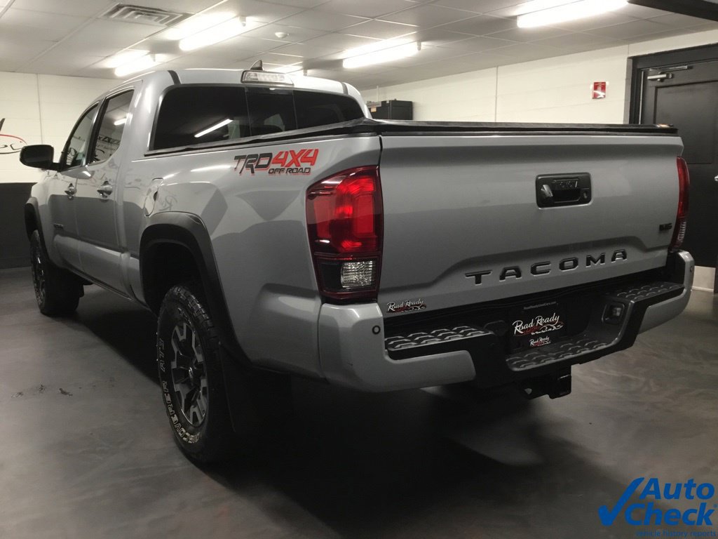 Used 2018 Toyota Tacoma TRD Off-Road w/ Technology Package AWD/4WD image 8