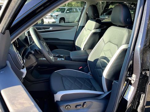 New 2026 Volkswagen Atlas Peak Edition AWD/4WD image 9