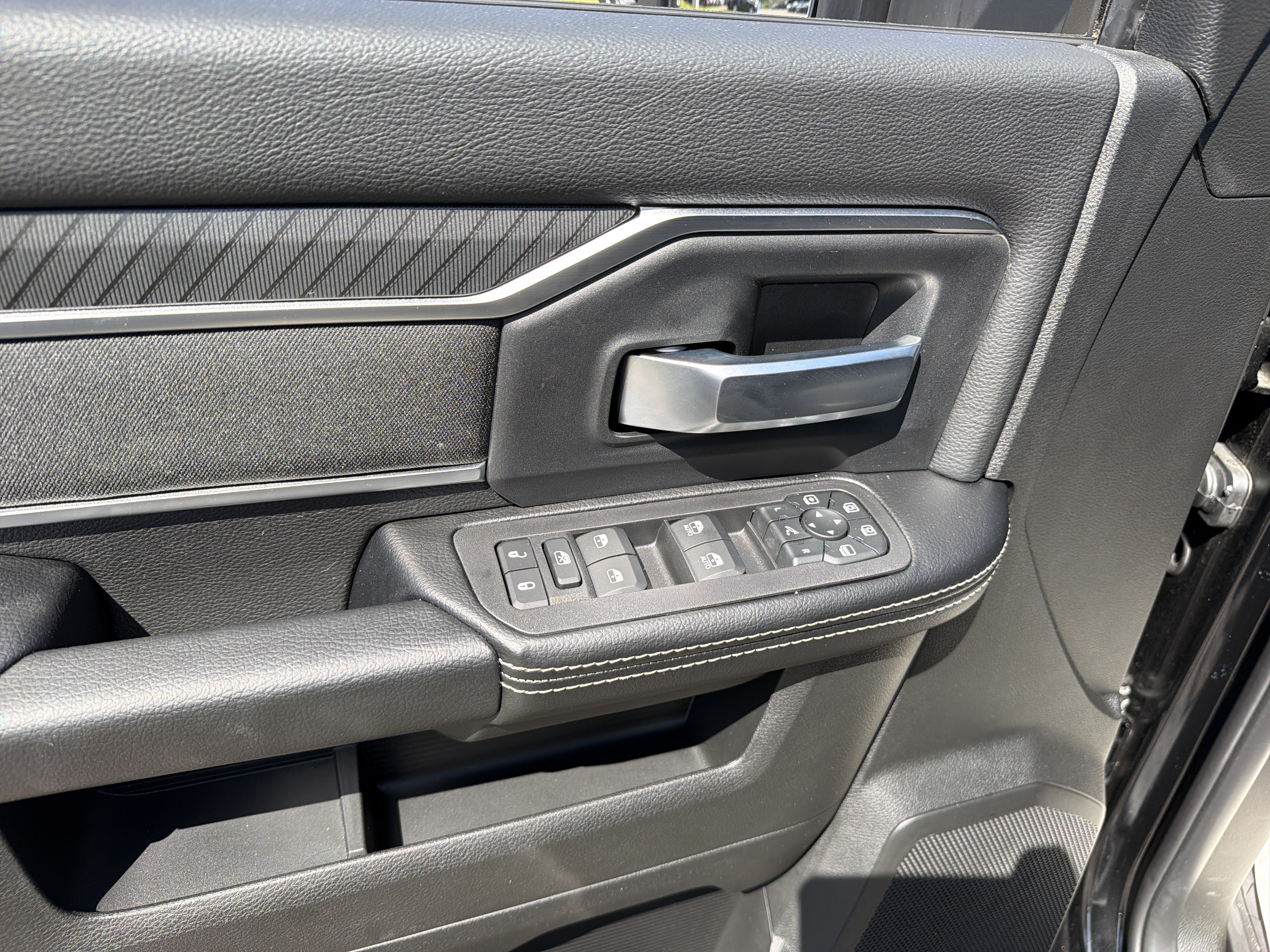 New 2026 RAM 2500 Big Horn AWD/4WD image 15