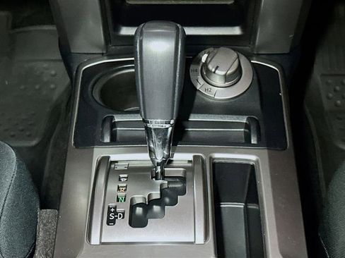 Used 2018 Toyota 4Runner SR5 image 14