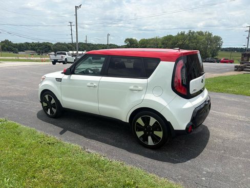 Used 2016 Kia Soul + w/ Designer's Package FWD image 21