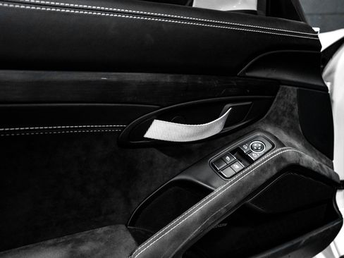 Used 2020 Porsche 718 Boxster Spyder image 17