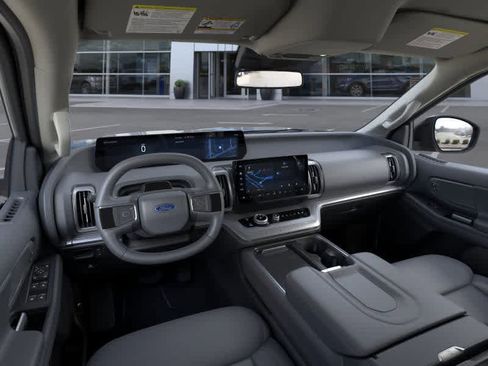 New 2026 Ford Expedition Active image 9