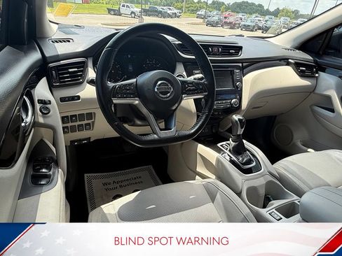 Used 2022 Nissan Rogue Sport SL w/ Premium Package FWD image 11
