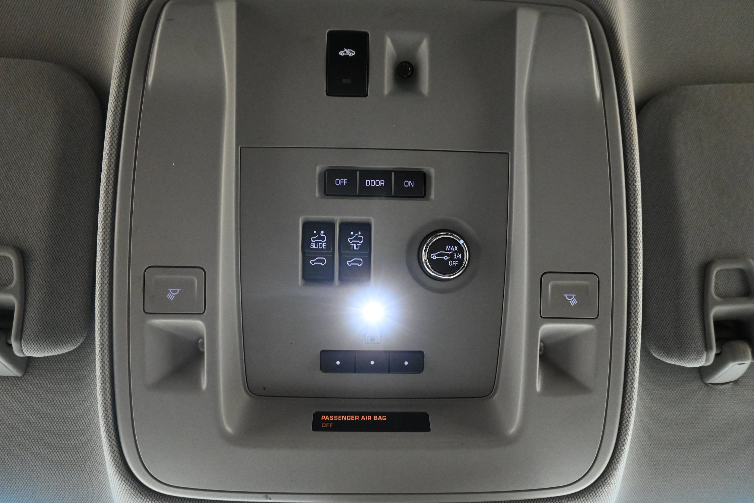 Used 2019 GMC Yukon Denali w/ Denali Ultimate Package AWD/4WD image 13