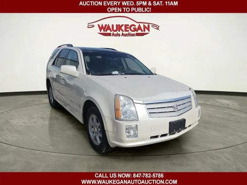 Used 2006 Cadillac SRX w/ Seating Package image 4