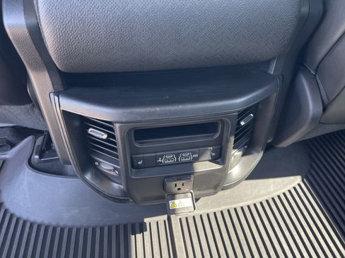 Used 2020 RAM 1500 Laramie AWD/4WD image 40