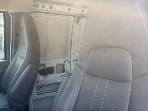 Used 2014 Chevrolet Express 1500 RWD image 15