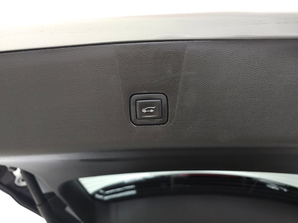 Used 2019 Chevrolet Traverse Premier w/ LPO, Floor Liner Package AWD/4WD image 8