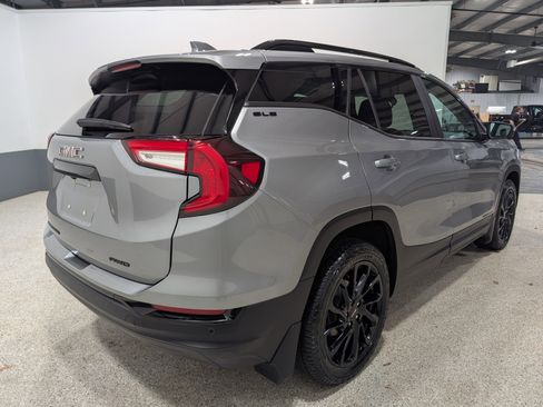 Used 2023 GMC Terrain SLE w/ Driver Convenience Package AWD/4WD image 3