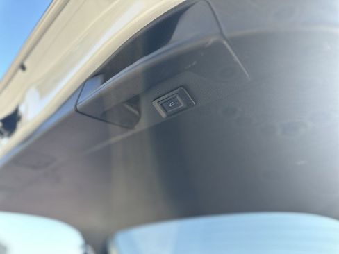 Used 2020 Toyota RAV4 XLE image 7