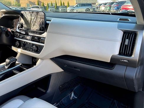 Used 2022 Nissan Pathfinder Platinum w/ Cargo Package image 27