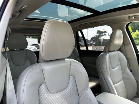 Used 2023 Volvo XC90 B6 Ultimate image 11