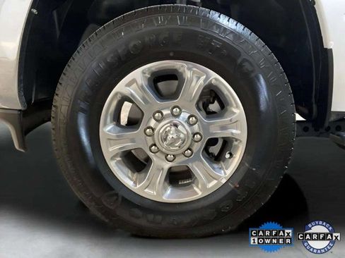 Used 2024 RAM 2500 Big Horn w/ Safety Group image 23