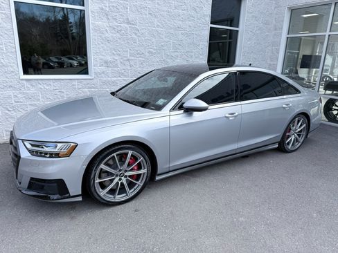 Used 2020 Audi S8 L image 2