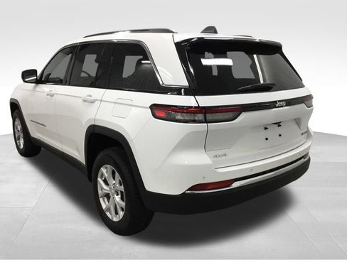 Used 2023 Jeep Grand Cherokee Limited AWD/4WD image 14