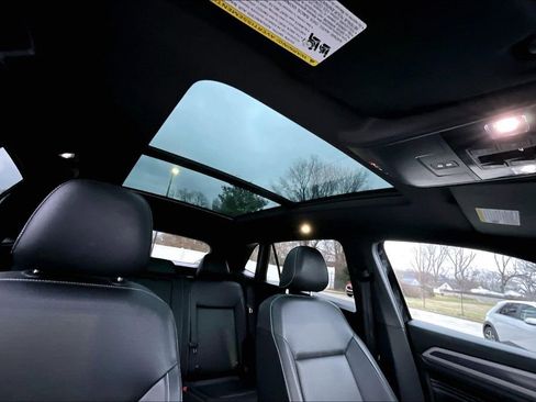 Used 2020 Volkswagen Atlas Cross Sport SEL image 23