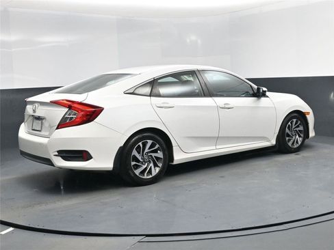 Used 2016 Honda Civic EX image 4