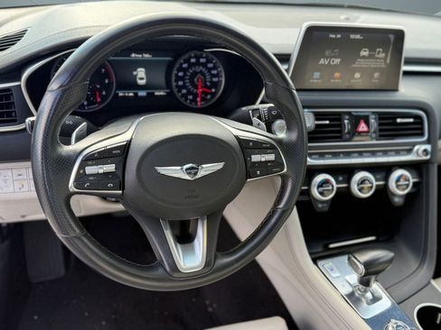 Used 2019 Genesis G70 2.0T Advanced image 16
