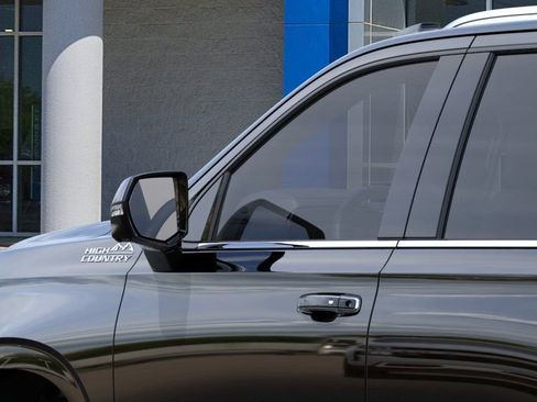 New 2026 Chevrolet Tahoe High Country AWD/4WD image 12